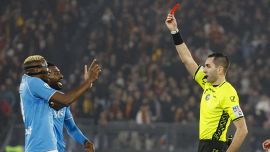 Roma-Napoli, moviola: Colombo esagera con 13 cartellini, tutti gli errori