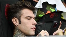 Milan-Frosinone, Fedez denuncia gli haters del figlio Leone: il rapper posta insulti e minacce sui social