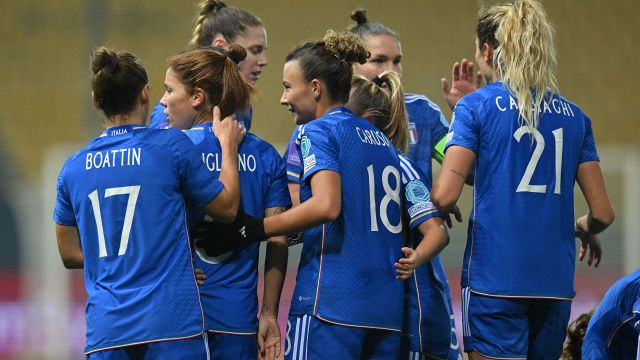 Calcio femminile Nations League, l’Italia batte la Svizzera e resta in