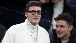 Inter, Pavard dimentica l’infortunio: corse, salti e lotta con Thuram dopo il poker all'Udinese