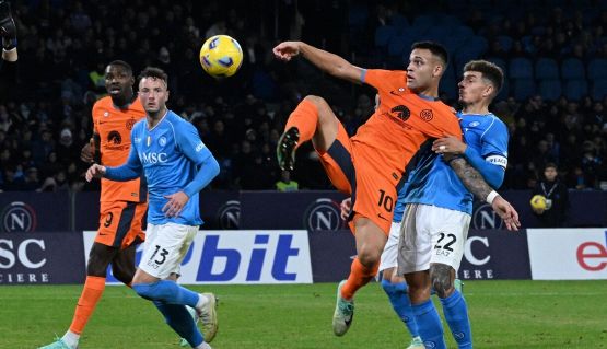 Napoli-Inter, moviola: arbitro e Var in confusione, quanti errori