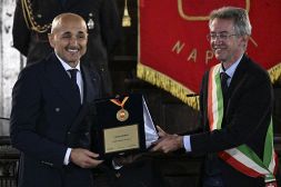 Serie A, Luciano Spalletti diventa cittadino onorario di Napoli: "Sono uno scugnizzo". La Gallery