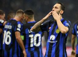 Calhanoglu cuore Inter: respinto nuovo assalto dall'Arabia Saudita, l'Al Hilal offriva 18 milioni