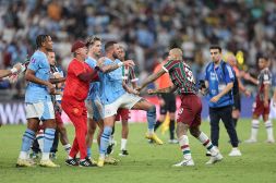 Mondiale per club, il Felipe Melo furioso perde la testa: che rissa in City-Fluminense. Guarda le immagini
