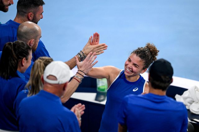 Tenis, United Cup: Paolini es más fuerte que los calambres, vence a Kerber y le da el primer punto a Italia