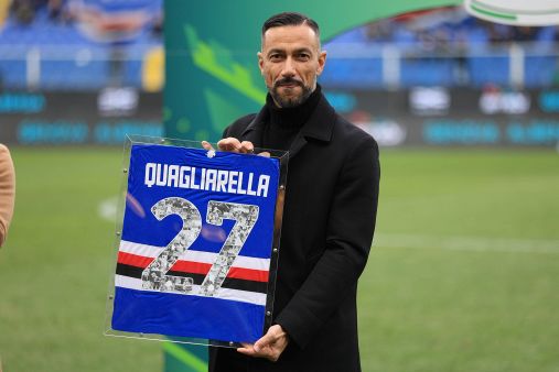 Serie B, la Sampdoria celebra Quagliarella con una maglia speciale, l’applauso del Ferraris. La gallery