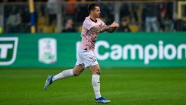 Serie B 16° giornata risultati: Brunori show non basta, il Parma riacciuffa il Palermo nel recupero. Classifica