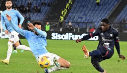 Lazio-Cagliari, moviola: l’arbitro salvato dal Var nell’episodio-chiave