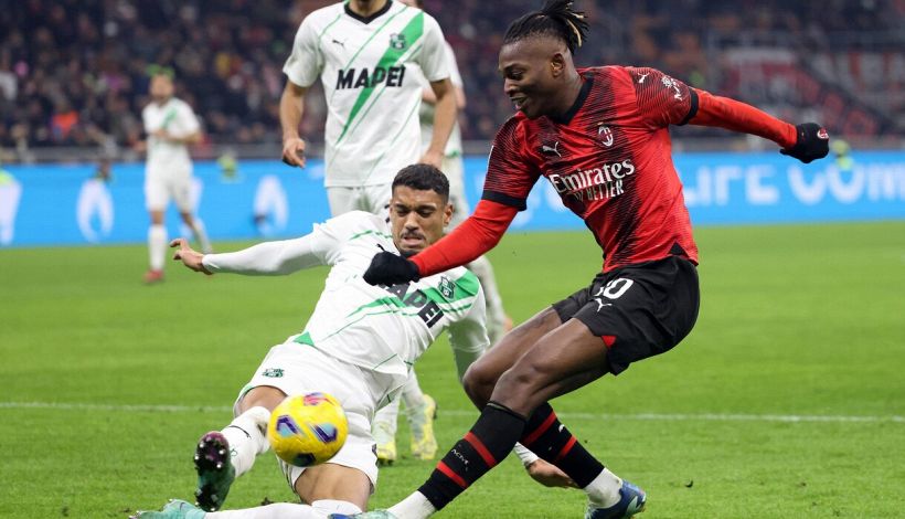 Milan-Sassuolo, moviola: due gol annullati, il mani dubbio, protagonista l’assistente