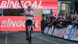 Ciclocross, Mathieu van der Poel cala il settebello di vittorie stagionali: a Hulst è il solito show