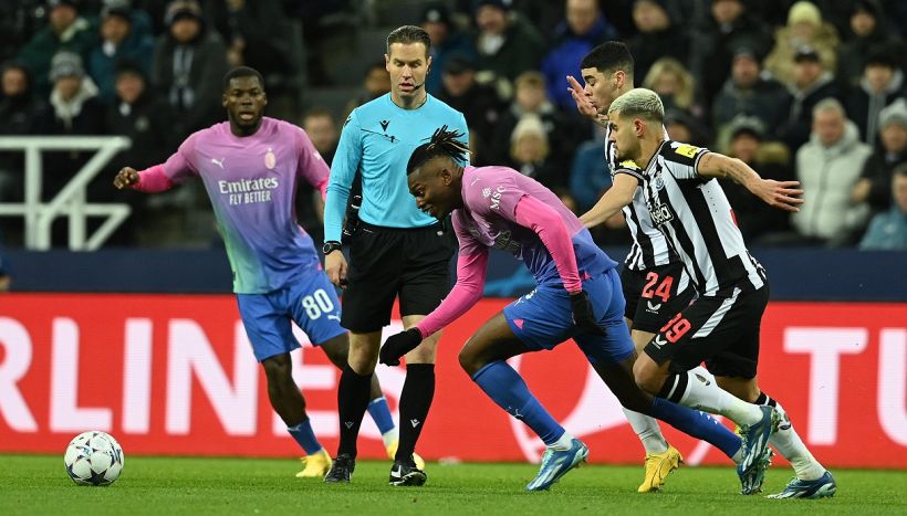 Milan, l'impresa a Newcastle salva solo Pioli: è Europa League. Tifosi furiosi per il "biscotto" Borussia-PSG