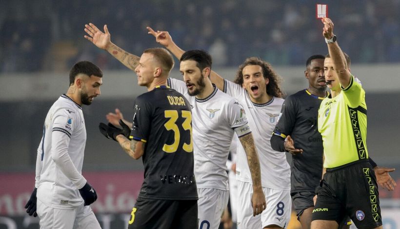 Verona-Lazio, moviola: gol annullato e rosso a Duda, i dubbi su Ayroldi