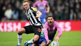 Newcastle-Milan, moviola: il rigore su Leao, il Var su Pulisic e la confusione sui gialli