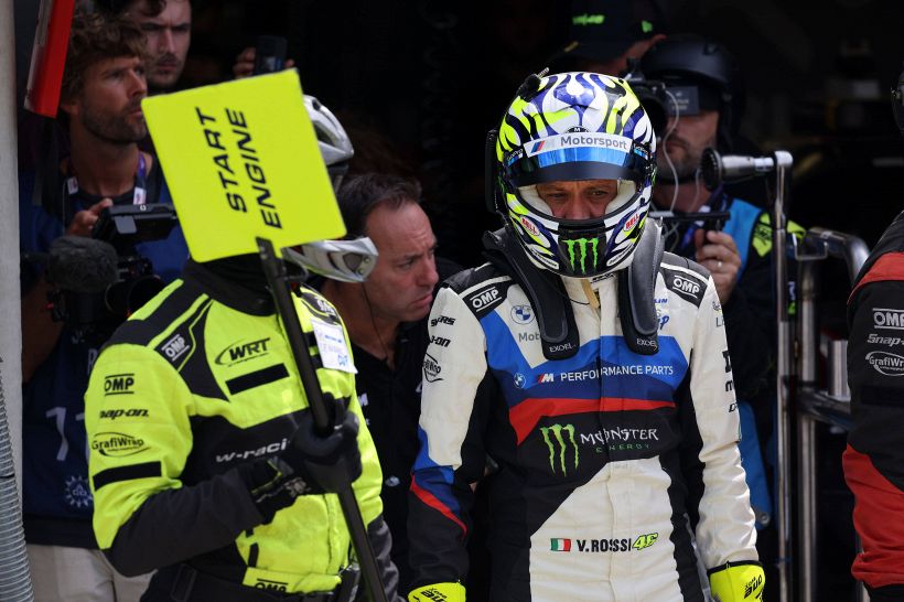 Valentino Rossi chiude l'anno col botto, 2° alla 12 Ore del Golfo ma con rammarico: "Senza quel problema avremmo vinto"