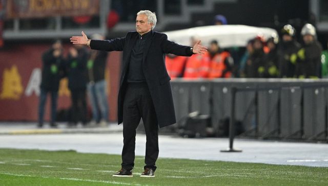 Mourinho si espone dopo il ko di Bologna: "Voglio restare alla Roma". E chiede scusa a Renato Sanches