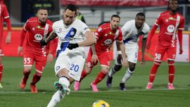 Monza-Inter, moviola: Bocciato l’arbitro, troppi errori e fortuna che c’era il Var