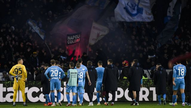 Sprofondo Napoli, squadra in ritiro, Mazzarri non si dimette: il sogno Conte e il retroscena