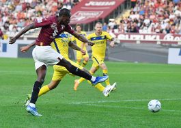 Torino, incidente per Demba Seck, finito fuori strada: attaccante illeso