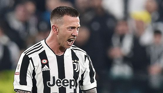 Calciomercato, trattative oggi: Juve Bernardeschi per Kostic, R. Sanches si impunta, Milan caccia al difensore