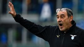 Supercoppa, Napoli-Fiorentina e lo striscione che offende la Lazio: c’entra Sarri?  
