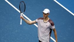 Tennis Australian Open: Sinner lancia un messaggio all'organizzazione; Alcaraz finisce nei “Carota boys”