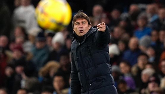 Milan, Antonio Conte al posto di Pioli: i tifosi mandano un avvertimento a Leao