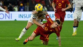 Roma-Atalanta, l’intervento di Mancini su De Ketelaere diventa virale: il giallorosso sotto accusa