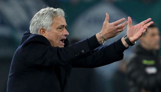 Mourinho, c’è anche il Napoli tra le possibili destinazioni, Roma intanto non lo dimentica