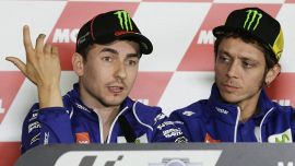 MotoGP, da Lorenzo frecciata a Valentino Rossi: 'Favorito da Yamaha'. La scelta Ducati: 'Io come Hamilotn in F1'