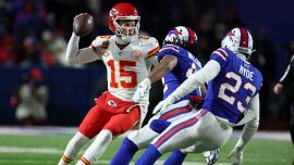 NFL, Patrick Mahomes e i Chiefs eliminano Buffalo nel finale. Detroit si gode la rivincita di Jared Goff