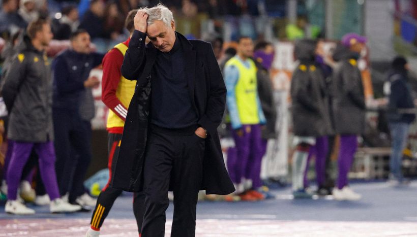 Mourinho esonerato, Roma sotto choc: si scatenano i tifosi sul web