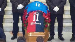 I funerali di Gigi Riva oggi 24 gennaio 2024, toccante l'omelia. Il grazie del figlio: "Non era solo mio papà, ma famigliare di tutti"