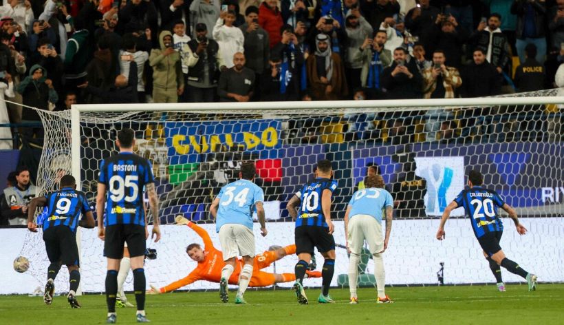 Supercoppa Inter-Lazio, il rigore su Lautaro scatena Sarri: putiferio sul web