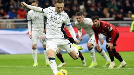 Milan-Atalanta, moviola: per Orsato solo 3” al Var, i rigori e le proteste rossonere