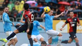 Cagliari-Lazio, moviola: esame di riparazione per Di Bello e quel rigore allo scadere