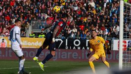 Cagliari-Napoli, moviola: gol annullato e rigore negato, le proteste sarde