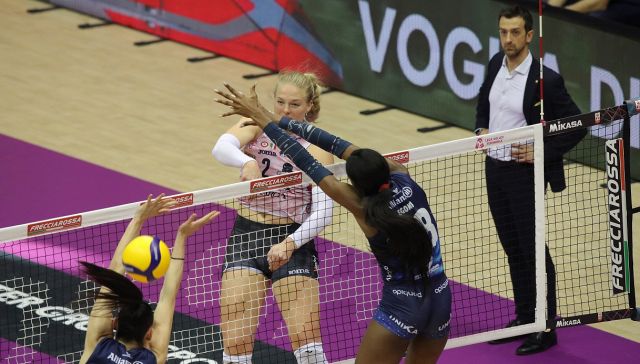 Volley femminile, Coppa Italia: Conegliano-Milano 3-2 in finale. Egonu ne fa 35, ma vincono Haak e Santarelli