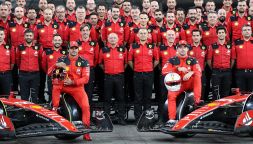 F1 Ferrari, presentata la SF-24: pochi fronzoli, solo video e foto. Le prime parole di Leclerc e Sainz