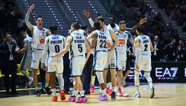 Basket Coppa Italia, Napoli realizza la sua favola: batte Milano e torna a trionfare dopo 18 anni