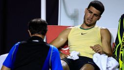 Tennis Alcaraz, infortunio più lieve del previsto: la sfida a Sinner ricomincia a Indian Wells