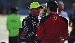 F1, Hamilton in Ferrari: i pro e contro di una firma storica. Chi sarà l'uomo di punta tra Lewis e Leclerc