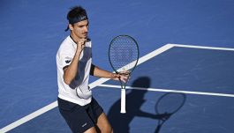 Tennis ATP 500 Dubai, Sonego vince al terzo contro l'indiano Nagal. Musetti, altro flop: ko. contro Cazaux