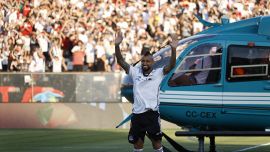 Arturo Vidal riparte dal Colo Colo: la presentazione tra elicottero e un giro a cavallo. La gallery