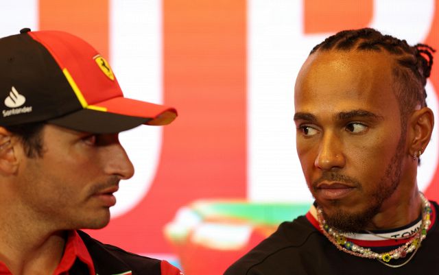 F1, Sainz meglio di Leclerc: Ferrari nella bufera in Spagna per la scelta del partner di Hamilton