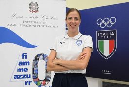 Sanremo 2024, Carolina Kostner e lo sponsor: Luca Abete di Striscia scatena l'ennesima polemica