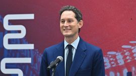 Juventus, Elkann nel mirino per “Dicembre”: la società che controlla il club bianconero e la Ferrari