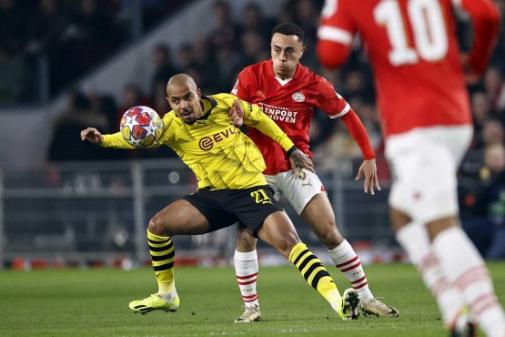 Champions League, PSV Eindhoven-Borussia Dortmund 1-1: all'ex Malen risponde de Jong