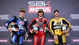 Superbike, GP Australia: Bulega vince gara 1, storica tripletta italiana con Locatelli e Iannone a podio