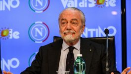 Napoli, l’agente di Thiago Motta attacca De Laurentiis: “Conte? Nessuno vuole lavorare con lui” e scatena i tifosi