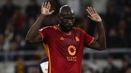 Roma-Torino, Lukaku in panchina e Smalling titolare: De Rossi torna al 3-5-2 e spiazza i tifosi